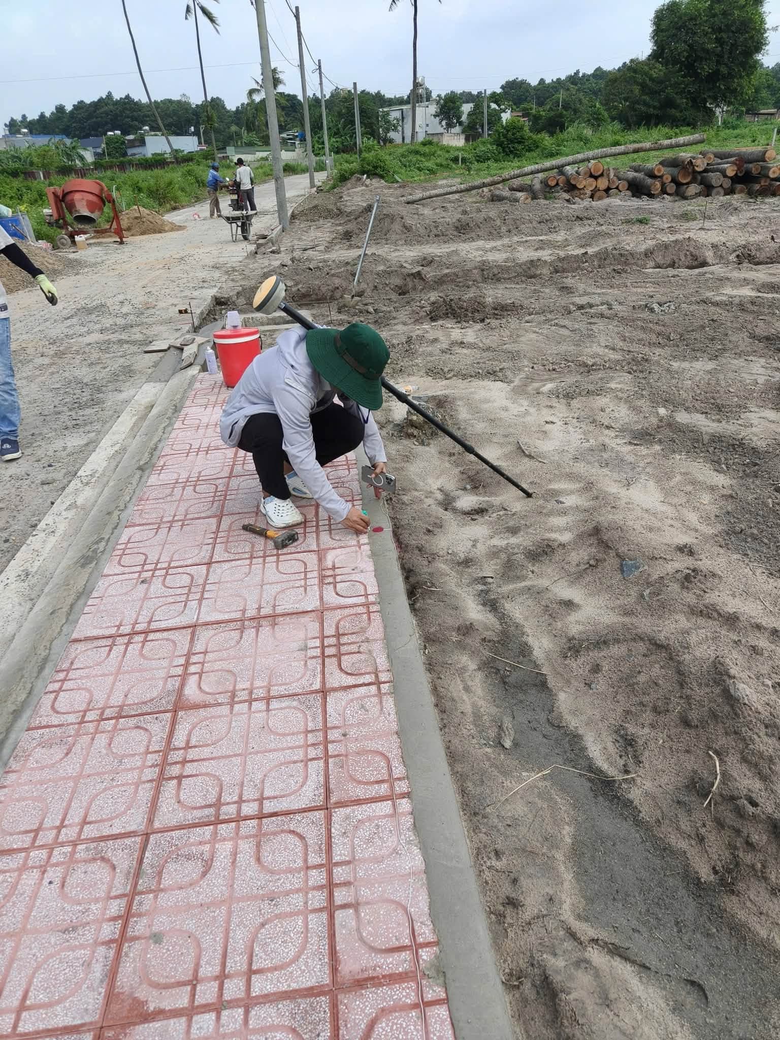 Hình ảnh thực tế một buổi đo đạc ngoài thực địa